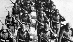 4Polish_infantry_marching_-2_1939